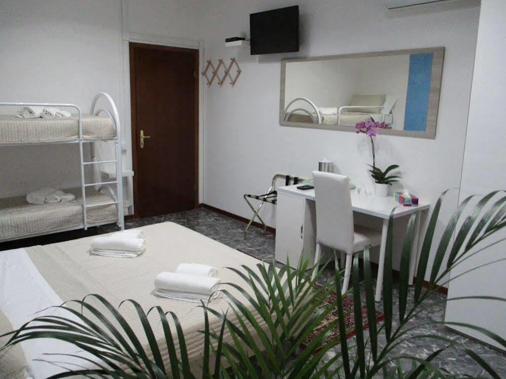 Maxim Rooms Roma Exterior foto