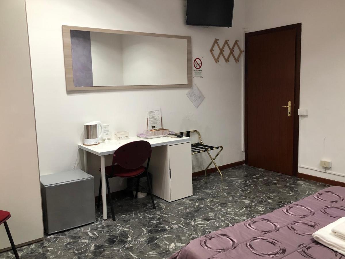 Maxim Rooms Roma Exterior foto
